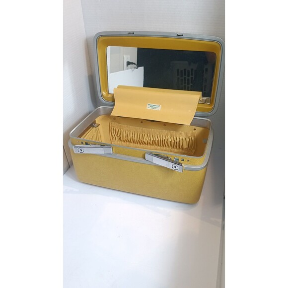 Vintage Samsonite Royal Traveller Red Train Case - Picture 6 of 8